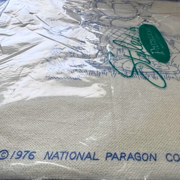 Vintage Paragon Needlecraft Hummel Kit (1976) Crewel Stitchery Kit - Picture 12 of 12